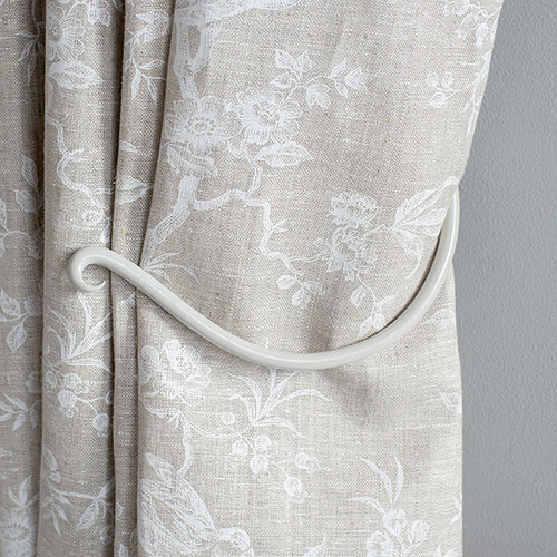 Swing curtain holdback in clay