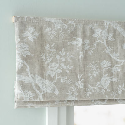 Roman blind in White Printed Isabelle linen