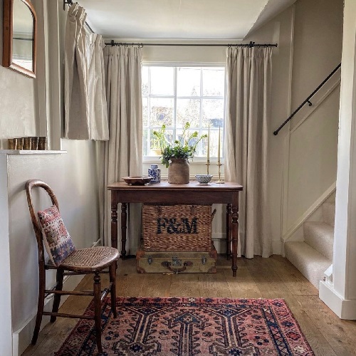 Hallway at myoldpub